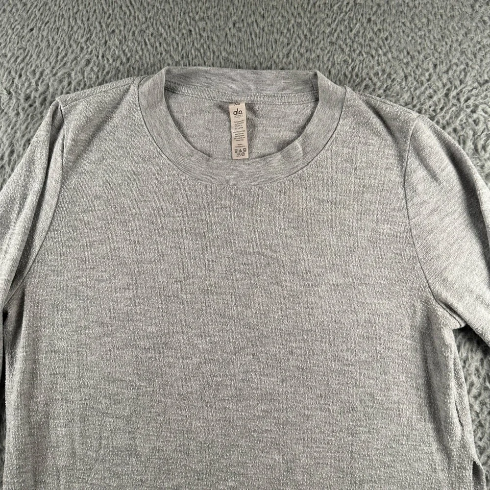 Alo Yoga Soho Top Womens‎ XS Sweatshirt Layered Hem Side Slit Gray Athleisure